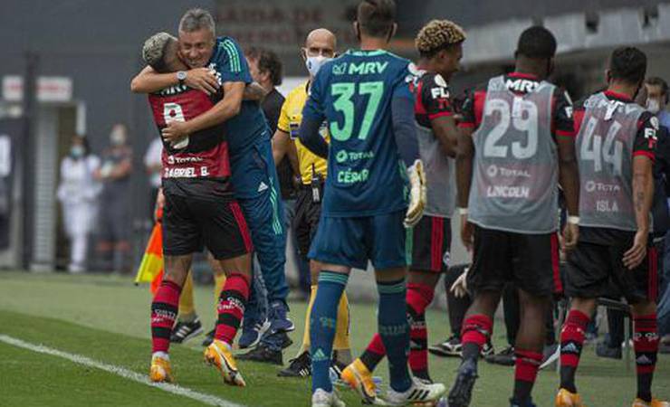 Sem pilares e rodagens mais numerosas no time titular: Dome ratifica perfil do novo Flamengo