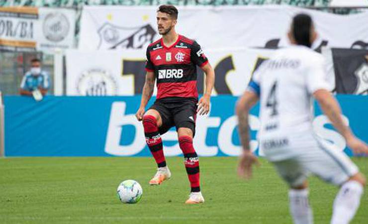 Zagueiro avalia subida do Flamengo no Brasileirão: 'Estamos no caminho'