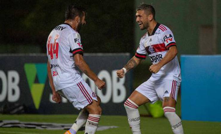 VÍDEO: Veja o discurso de Isla no Flamengo após 1º jogo como titular