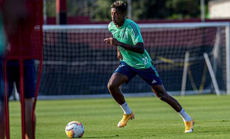 Com Bruno Henrique e três baixas, Fla vai ao Equador com 25 jogadores