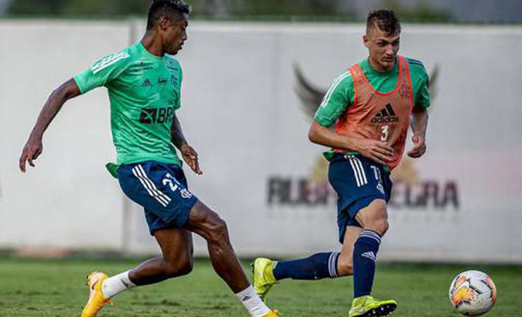 Flamengo embarca para Quito; Bruno Henrique celebra retorno: 'Bastante confiante'