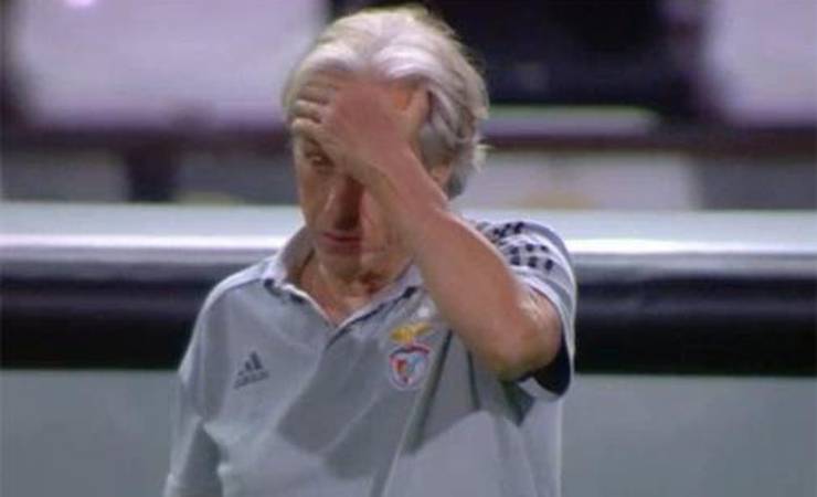 'Demos um passo atrás ao sair da Champions', diz Jorge Jesus