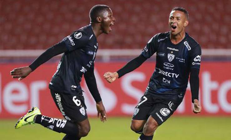 1, 2, 3, 4, 5... Del Valle passeia em Quito; Flamengo tem atuação desastrosa