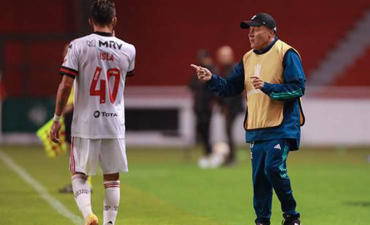 Isla elogia atuação do Del Valle, mas afirma: 'Tem muita Libertadores pela frente, o torneio não termina aqui'