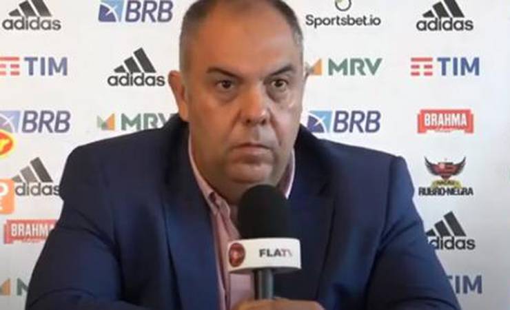 Marcos Braz ironiza arbitragem de Flamengo e Inter: 'Perdi minha carteira aqui no estádio'