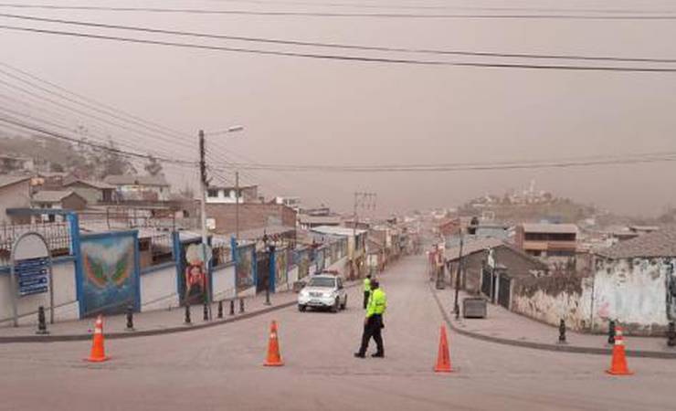 Queda de cinzas de vulcão cancela treino do Flamengo em Guayaquil