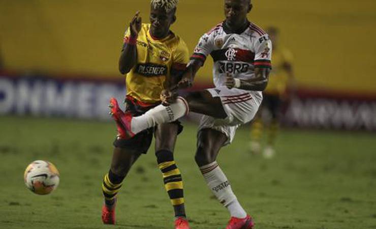 Ramon busca espaço com Dome, estreia na Libertadores e apresenta crescimento no dia a dia