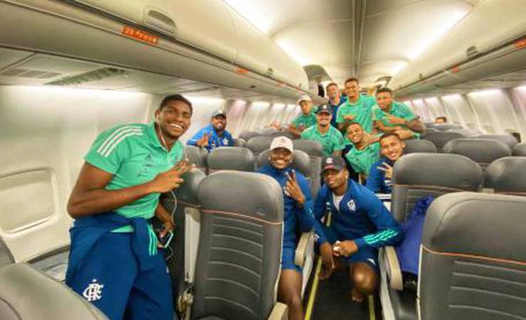 De volta ao Rio, grupo do Flamengo é recepcionada por equipe médica