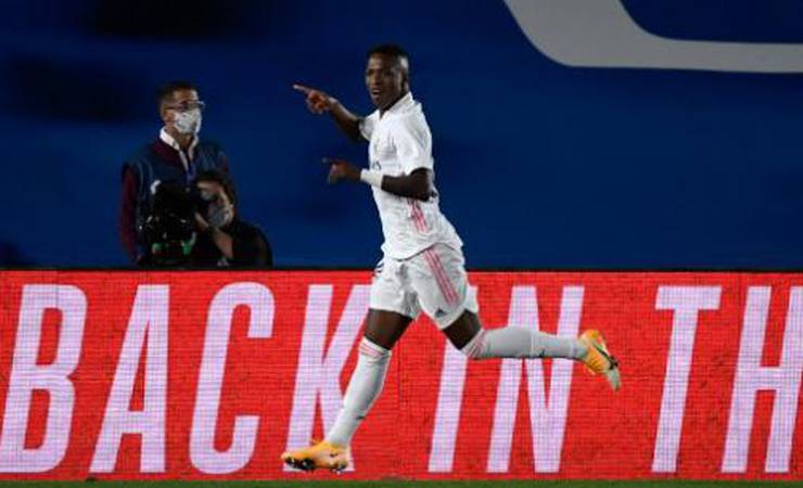 Vinicius Júnior celebra pressão alta e gol decisivo pelo Real Madrid