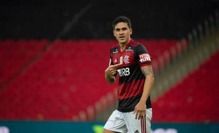 Flamengo trabalha com prazo curto para definir compra de Pedro