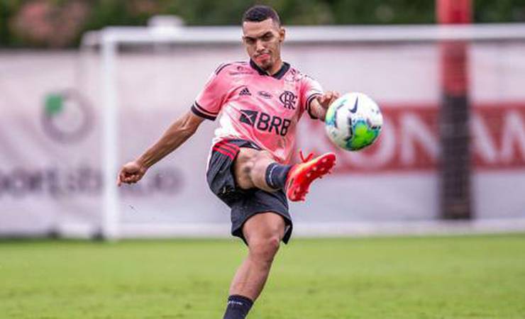 Boletim do Flamengo: Matheuzinho treina com o grupo e deve voltar na Supercopa; Pedro não avança