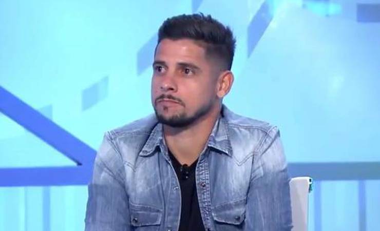 Cicinho crava: 'Diniz vai para o Flamengo e Ceni para o São Paulo'