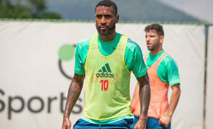 Carta na manga! Preservado na Copa do Brasil, Gerson tende a ser referência do meio no domingo