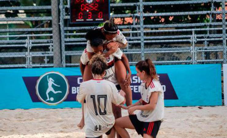 Copa do Brasil de Beach Soccer Feminino: Flamengo vence eletrizante jogo de 15 gols e vai à final
