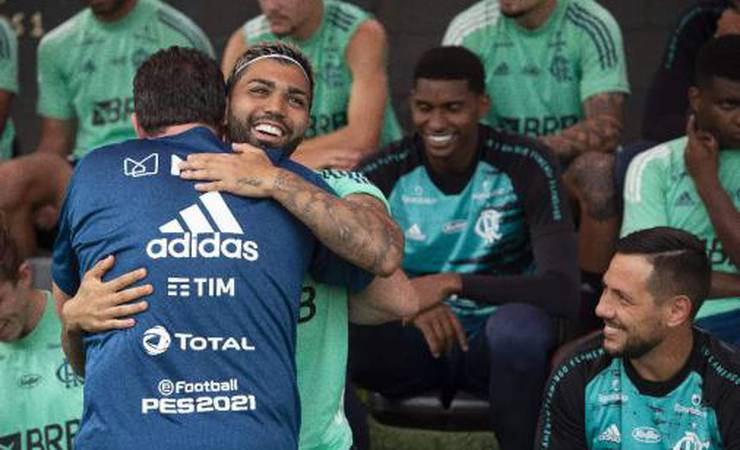 Rogério Ceni conhece elenco e comanda primeira atividade no Flamengo