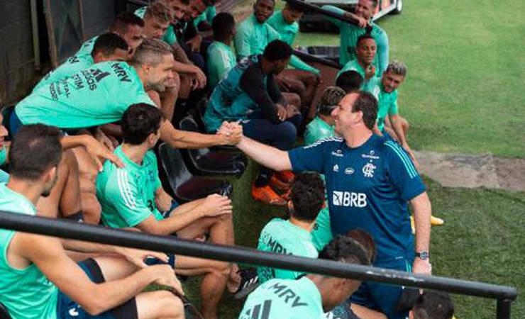 Roberto Carlos compara Rogério Ceni com Zidane: 'Amigo dos jogadores'