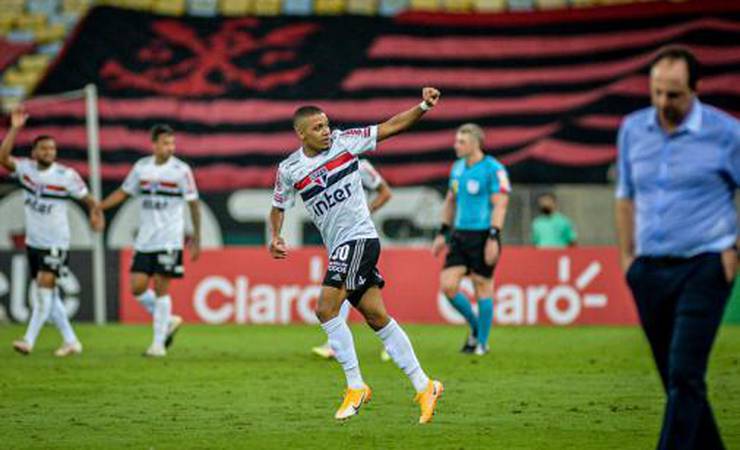 Na estreia de Ceni, Hugo Souza falha e São Paulo vence o Flamengo no Maracanã