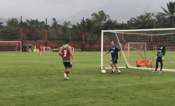 Com cobrança e participação de Ceni, Fla trabalha pressão na saída de bola