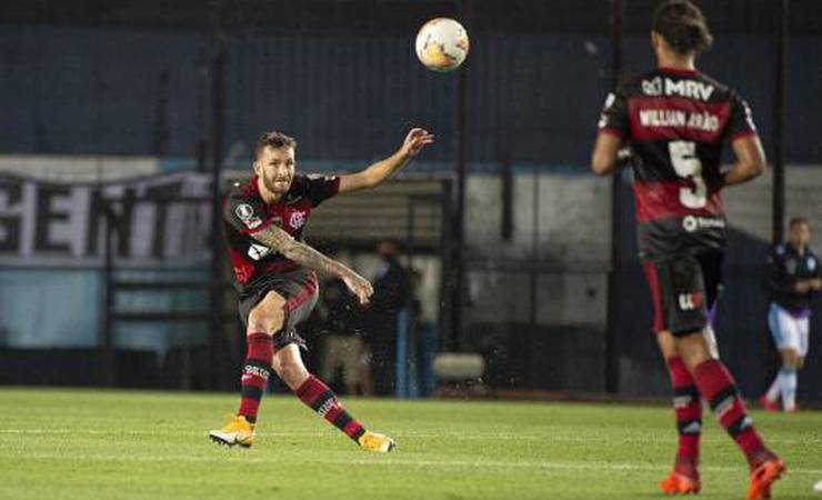 Léo Pereira recebe proposta do Besiktas e pode deixar o Flamengo por empréstimo