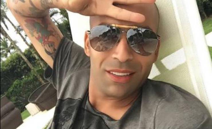 Sheik diz que não se arrepende de cantar música do Flamengo e explica 'problema' com Fred