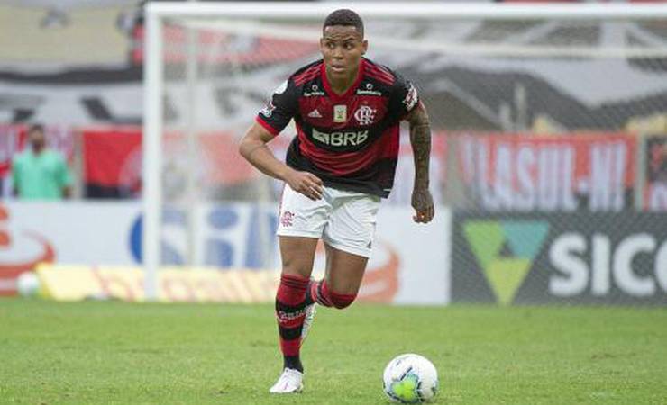 Ceni avisa que desejava a permanência de Natan no Flamengo: 'Gostava dele e vejo potencial'