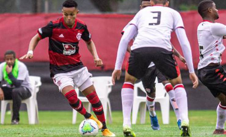 Mesmo 'reforçado' com Noga, Ramon e Lázaro, Flamengo é derrotado para o Vitória no Brasileiro Sub-20