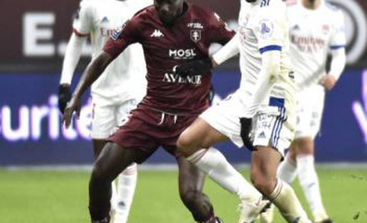 Veja a primeira assistência de Lucas Paquetá com a camisa do Lyon