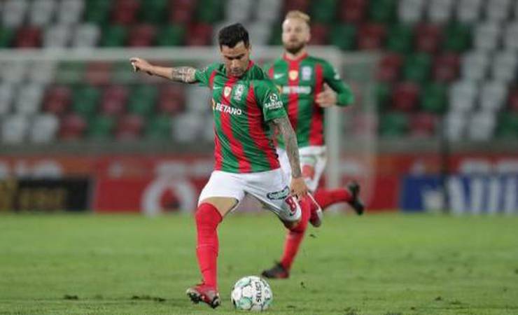 Alvo do Flamengo, Jorge Correa marcou pela última vez em junho contra o Benfica. Assista!