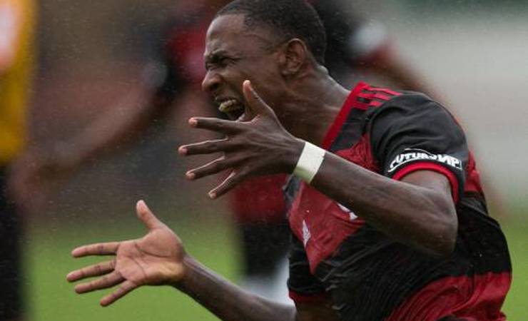 Da arquibancada ao campo: atacante do Flamengo sonha em repetir feito de Reinier na Copa do Brasil Sub-17