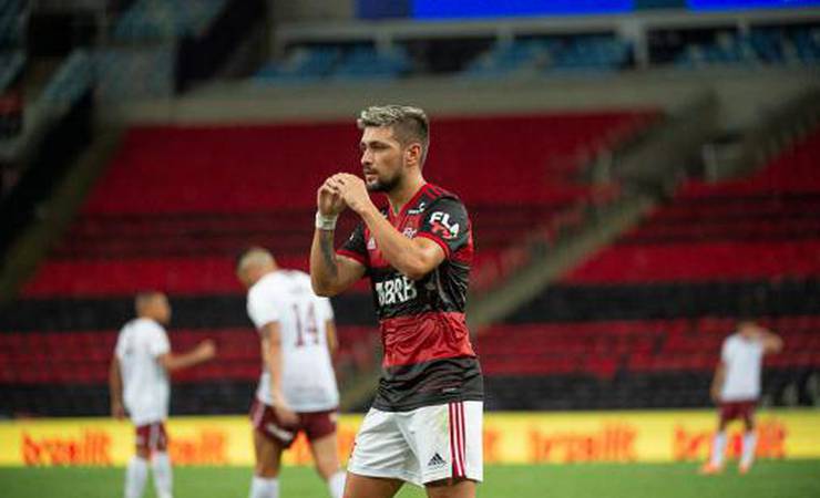 Rizek elogia elenco do Flamengo, mas critica nível na temporada: 'O futebol é de time comum'