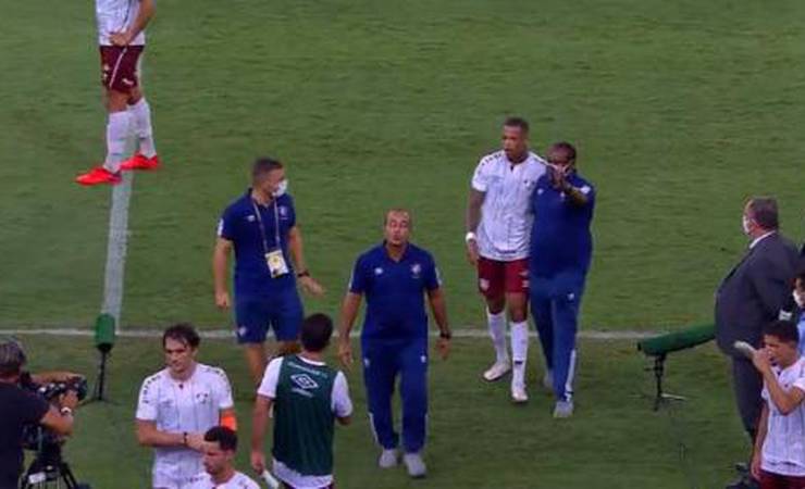 Filipe Luís reclama e Caio Paulista responde: 'Perderam porque você errou, não porque fiquei caído'