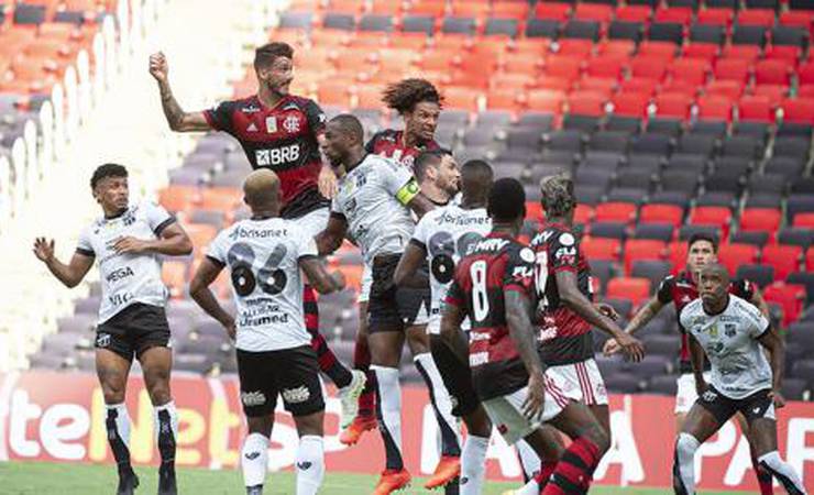 Léo Pereira escanteado, improviso e trocas entre jovens e Gustavo Henrique: zaga do Fla segue um fardo
