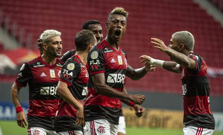 LANCE! Espresso: Flamengo desvia de turbulências e se mantém vivo no Brasileirão