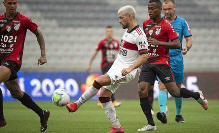 Arrascaeta passa a ser o líder isolado de assistências do Flamengo na temporada; Ceni explica substituições