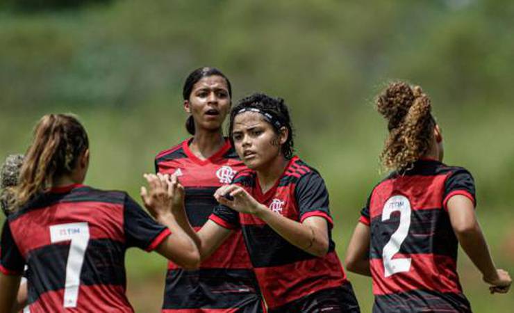 Flamengo atropela o Botafogo e se mantém 100% no Brasileirão Feminino Sub-18