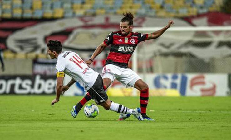 Flamengo eleva número de faltas como estratégia e protege a defesa
