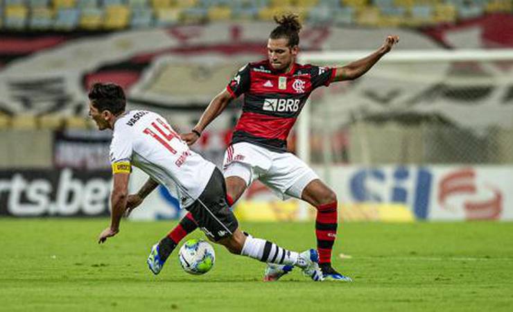 Confortável na zaga, Arão avalia troca de treinadores no Flamengo e projeta 'final' contra o Inter