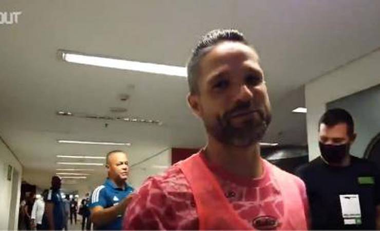 'Vamos para cima!': assista aos bastidores da comemoração do Flamengo após vencer o Vasco
