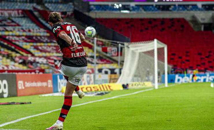Trabalhada por Rogério Ceni, bola parada ofensiva garante pontos e vira arma do Flamengo na reta final