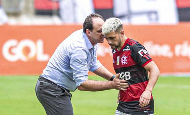 Rogério Ceni elogia atuação do líder Flamengo, mas prega cautela: 'Campeonato está longe do fim'