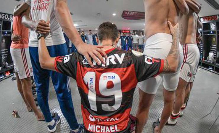 Michael mostra inconformismo e se disponibiliza em prol da redenção no Flamengo