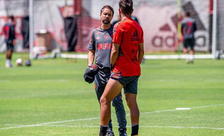 Com 'reforços' à disposição, Mauricio Souza testa três mudanças no Flamengo para encarar o Macaé