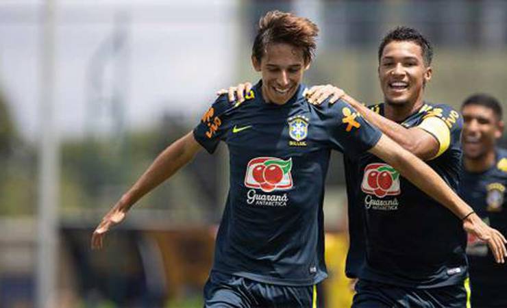 Goleiro e atacante do Flamengo se destacam em goleada da Seleção Brasileira Sub-18