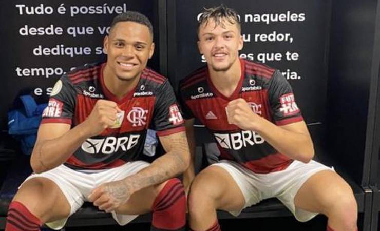 Em busca de afirmação, Natan e Noga reeditam parceria da base e recebem elogios no Flamengo