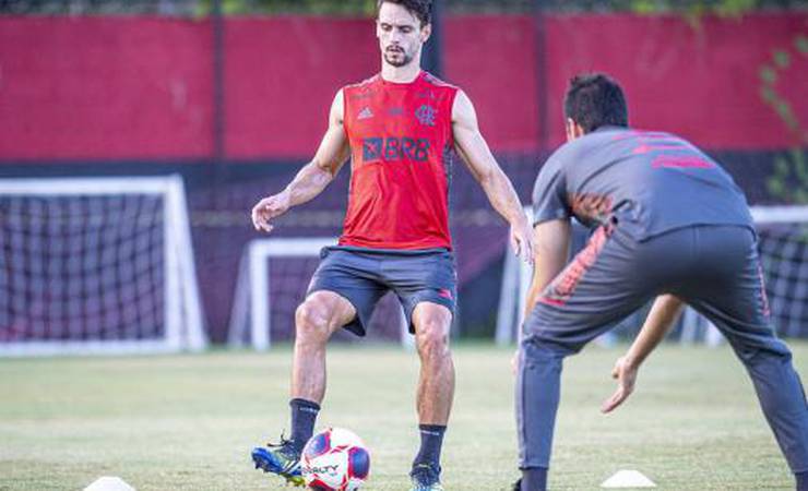 Em período integral, Rodrigo Caio dá sequência a tratamento no Flamengo