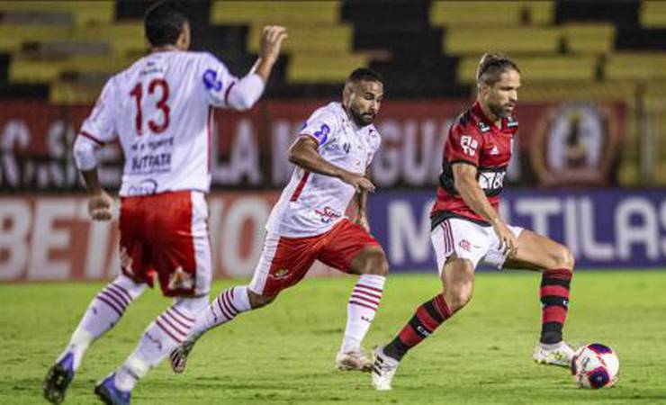 Diego minimiza chances perdidas e destaca intensidade do Flamengo: 'Saldo muito positivo'