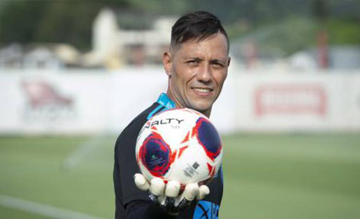 Diego Alves comemora retorno em vitória tranquila do Flamengo e diz: 'Concentrei para voltar melhor ainda'