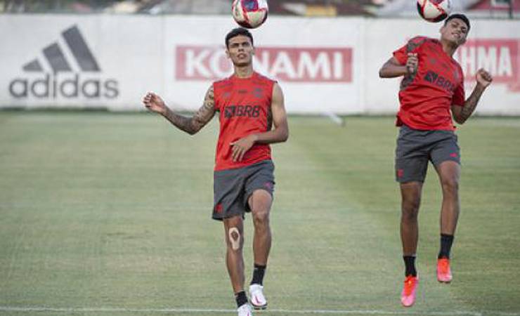 Flamengo oficializa empréstimo de jovem volante a clube do México