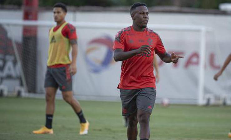 Flamengo reinicia busca por clube para Klebinho, fora dos planos de Rogério Ceni