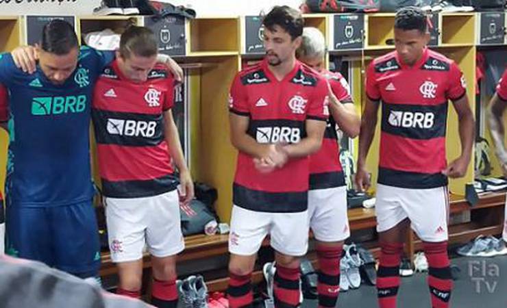 VÍDEO: Preparador inova na preleção e Rodrigo Caio puxa coro no vestiário do Flamengo antes de goleada